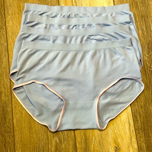 🛍️ Size 6 100% Nylon stretch a lot  light blue and pink. Never worn too  small. - Picture 5 of 5